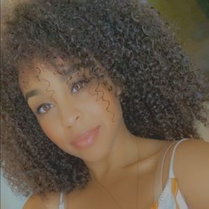 Meet your Posher, Sharon